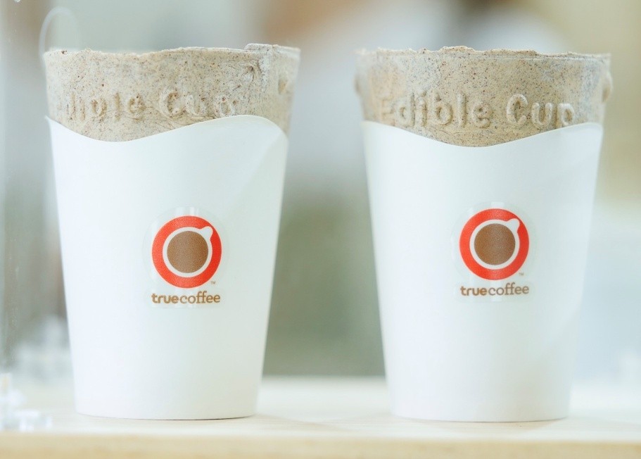 ทรูคอฟฟี่เผยโฉม “Edible Cup” บรรจุภัณฑ์ทานได้ จากวัตถุดิบธรรมชาติ